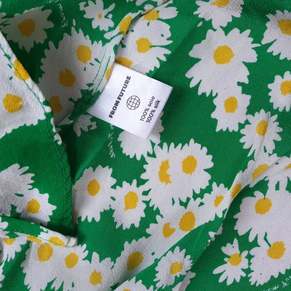 From Future 100% Silk Floral Daisy Green Wrap Dress - Picture 7 of 7